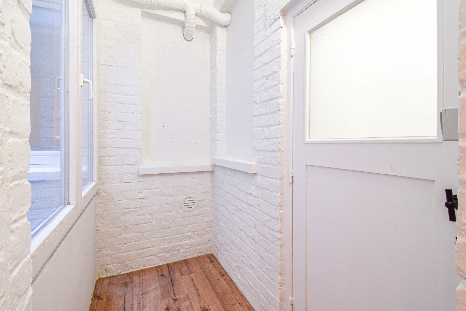 Volledige gerenoveerd appartement vlakbij strand in centrum Westende foto 12