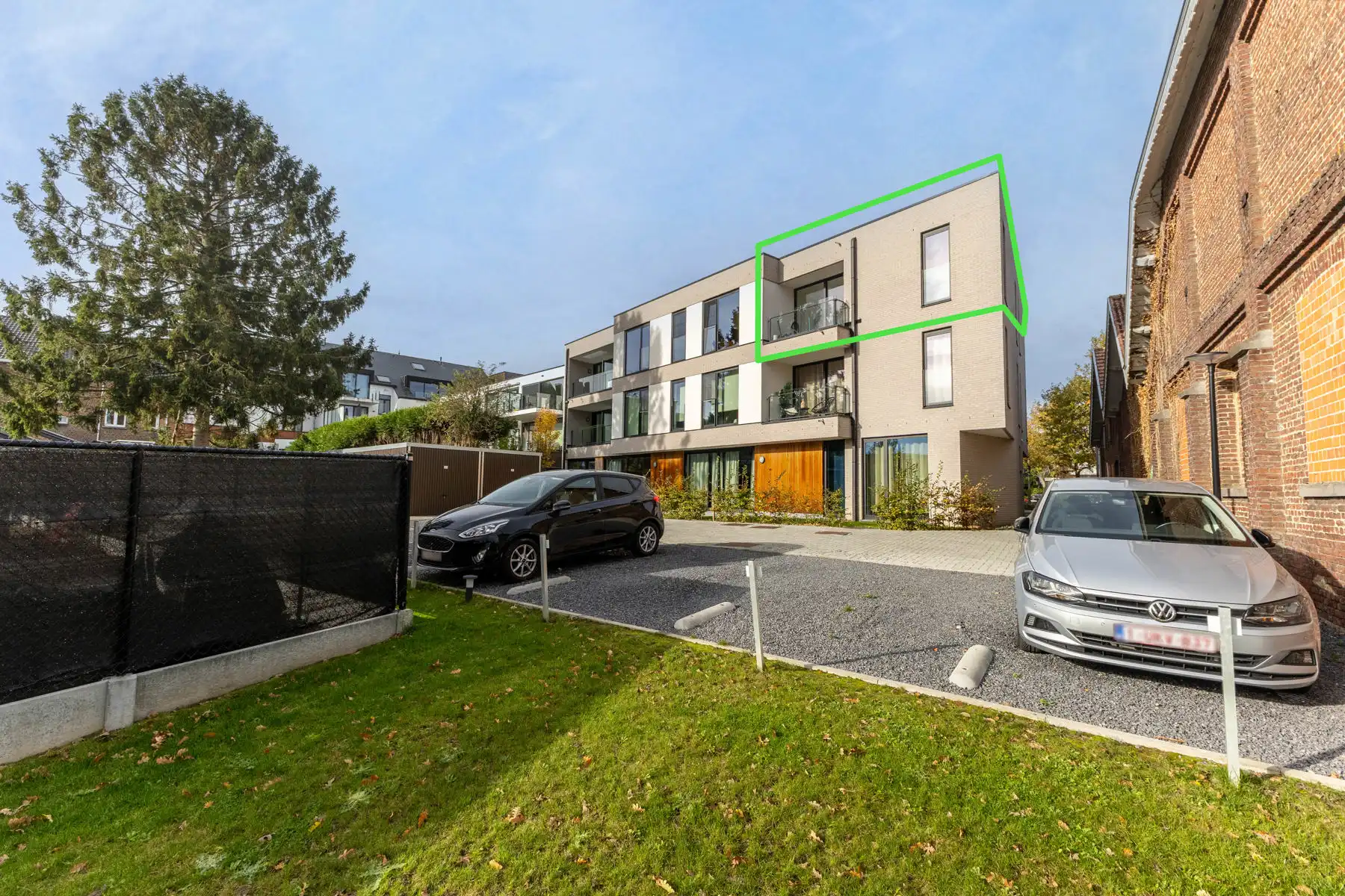 OPTIE Zeer recent appartement met 1à2 slaapkamers en staanplaats foto {{pictureIndex}}