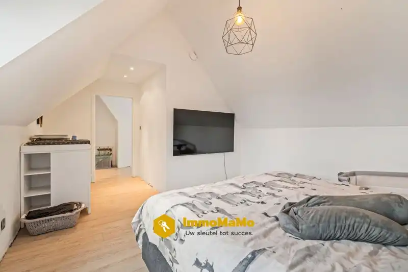 LANDELIJKE WONING MET ENORM RUIME TUIN TE KOOP IN WACHTEBEKE foto 13