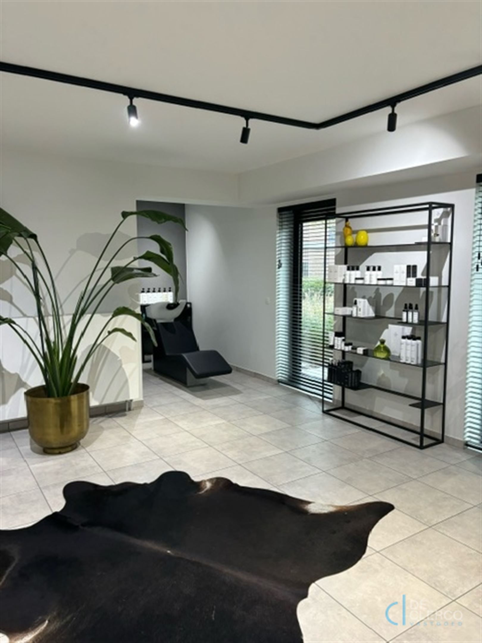 Nieuwbouw handelspand TE KOOP op toplocatie in Lochristi! foto 5
