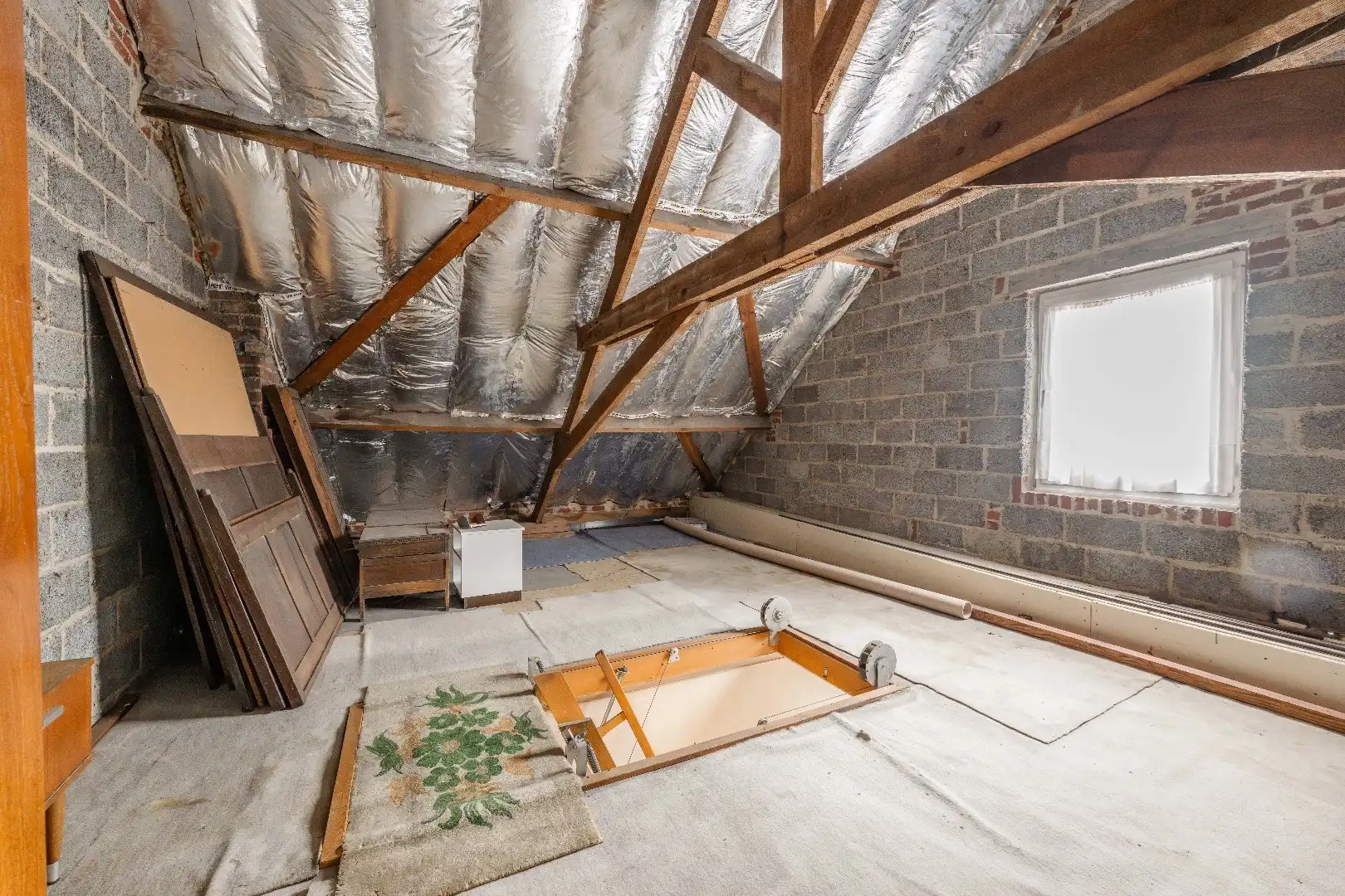 VERRASSEND RUIME WONING VLAKBIJ CENTRUM PITTEM foto 16