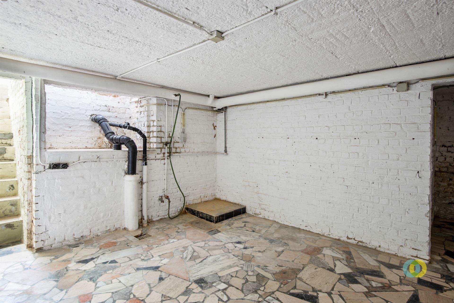 Op te frissen woning met tuin en potentieel foto 13