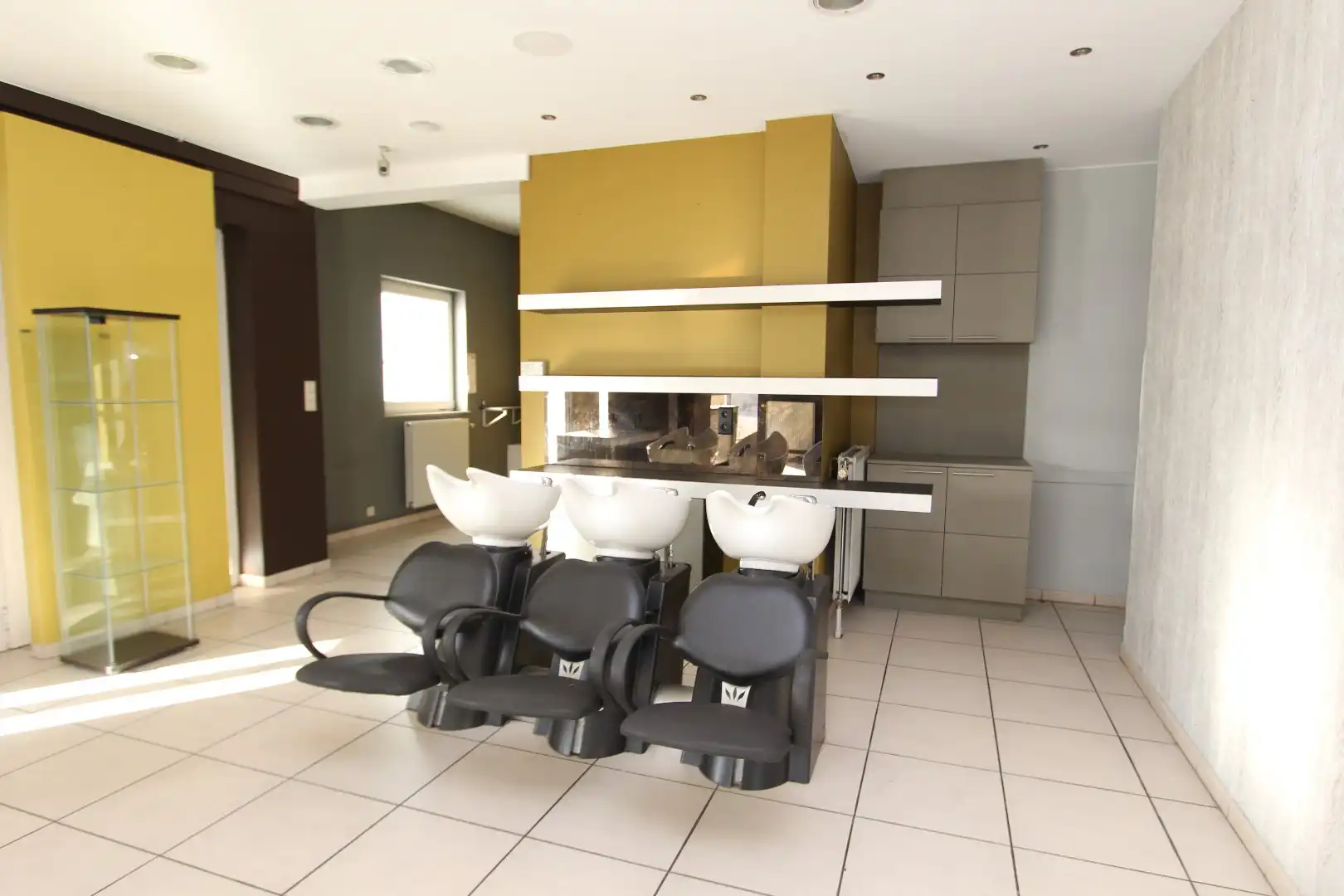 Handelsruimte op toplocatie en optimale zichtbaarheid in Tongeren foto 5