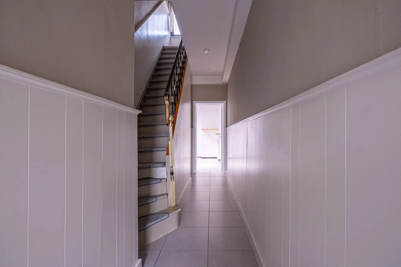 Ruime woning met 3 slaapkamers foto 17