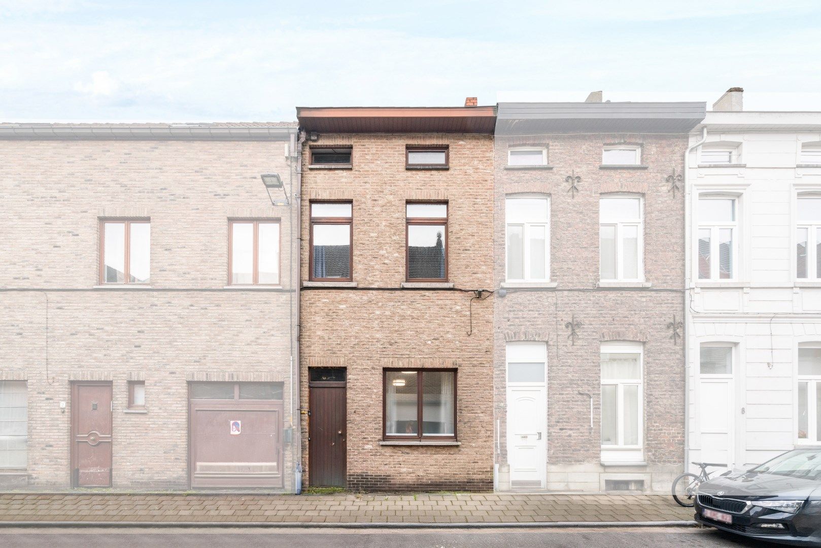 Gesloten bebouwing met drie slaapkamers foto 1