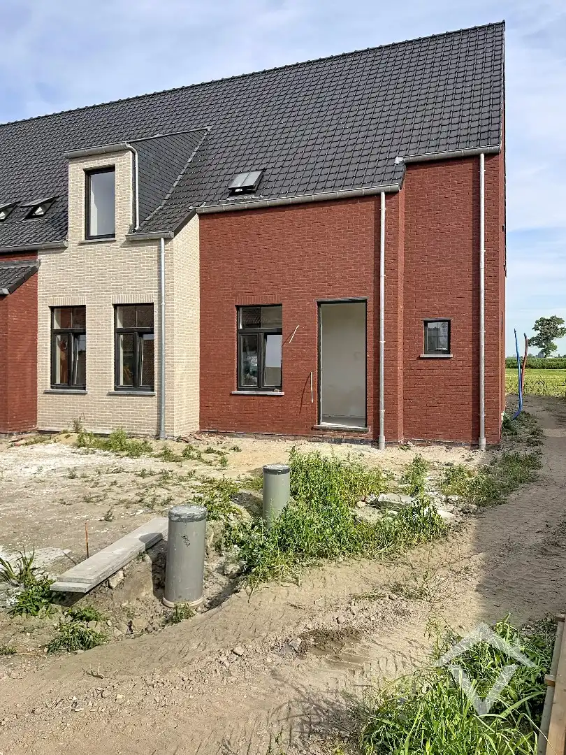 Nieuwbouwwoning met 4 slaapkamers te Westkerke foto {{pictureIndex}}