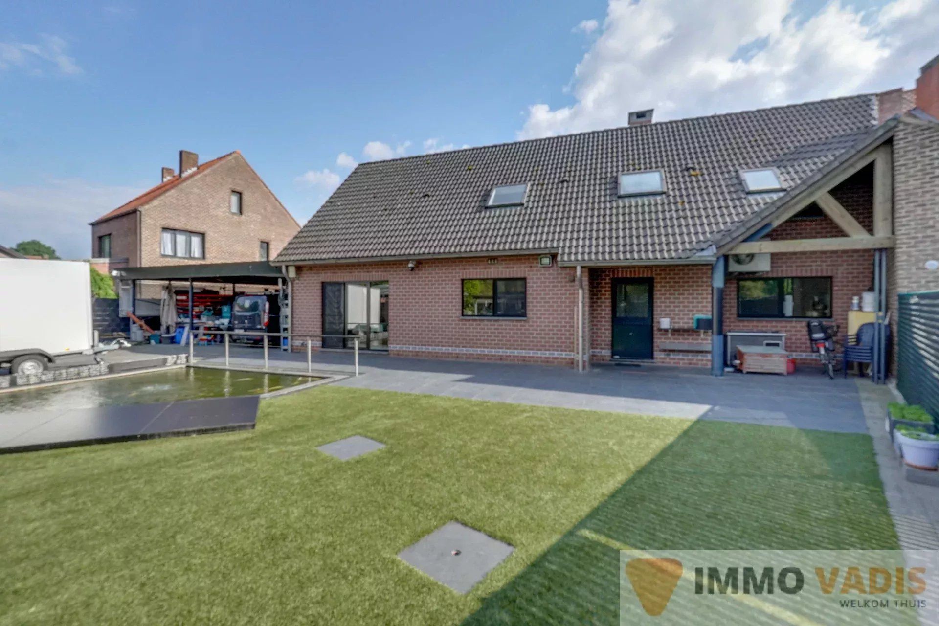 Ruime luxewoning met zwembad foto 26