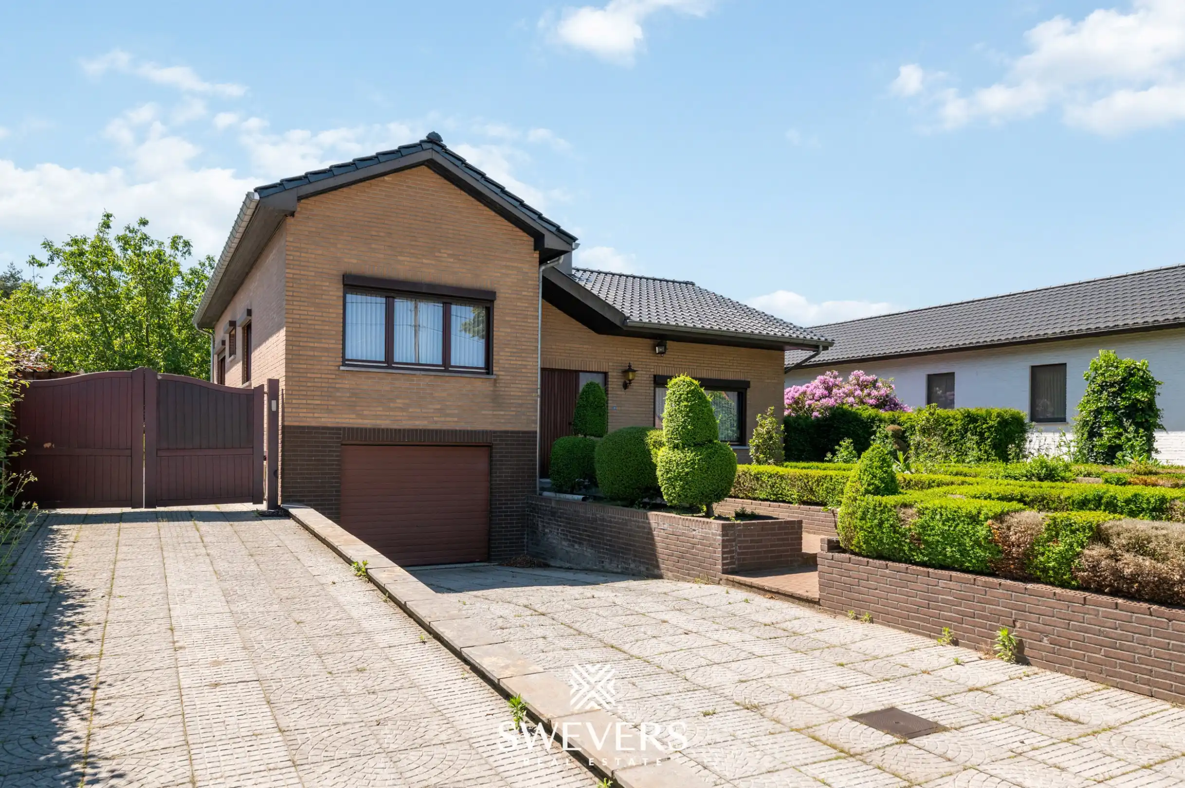 Open bebouwing met drie slaapkamers op uitzonderlijk groot perceel van 1.897 m² foto 31