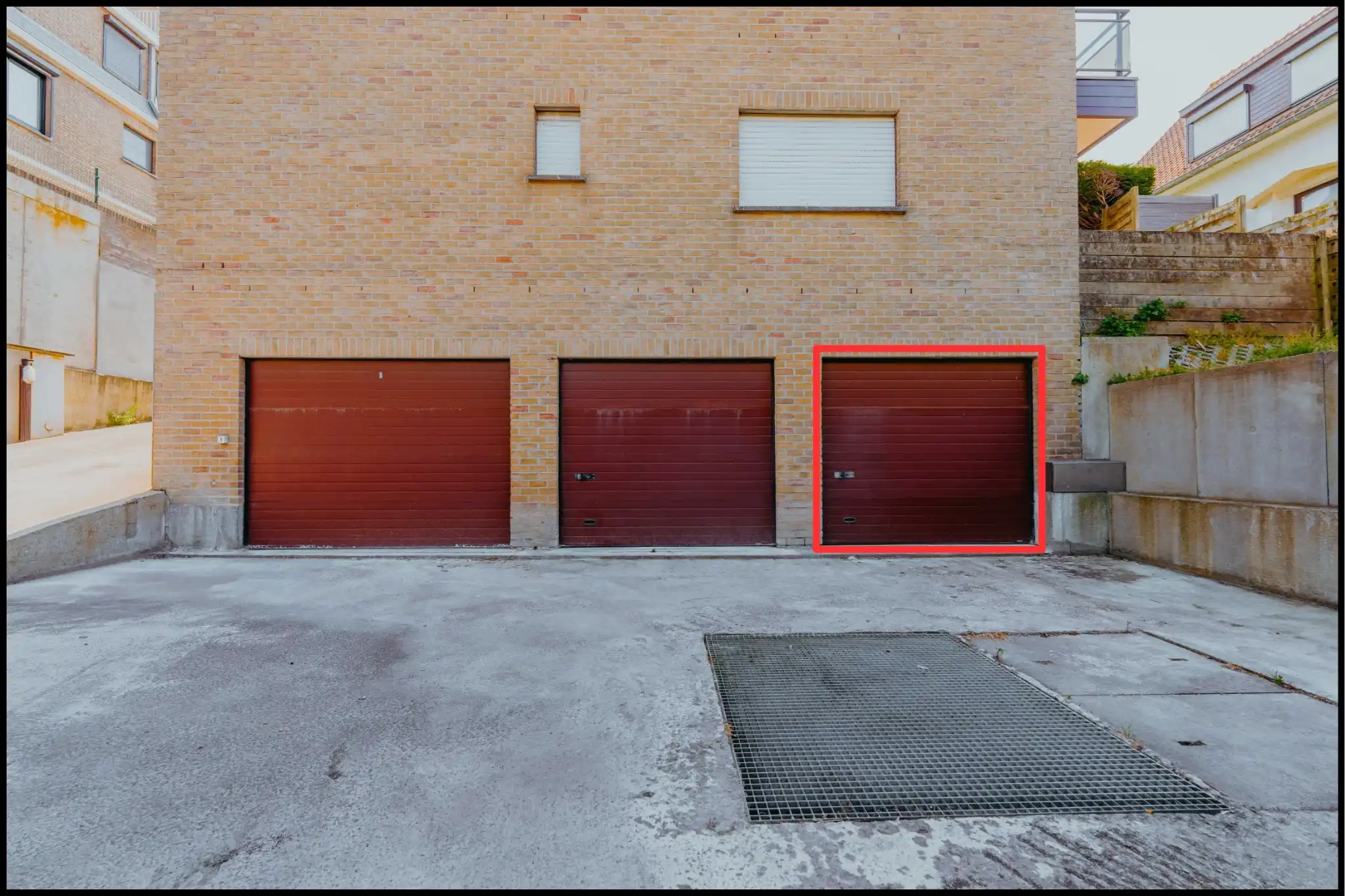 Privé garagebox vlak bij het strand van Sint-André Oostduinkerke foto {{pictureIndex}}