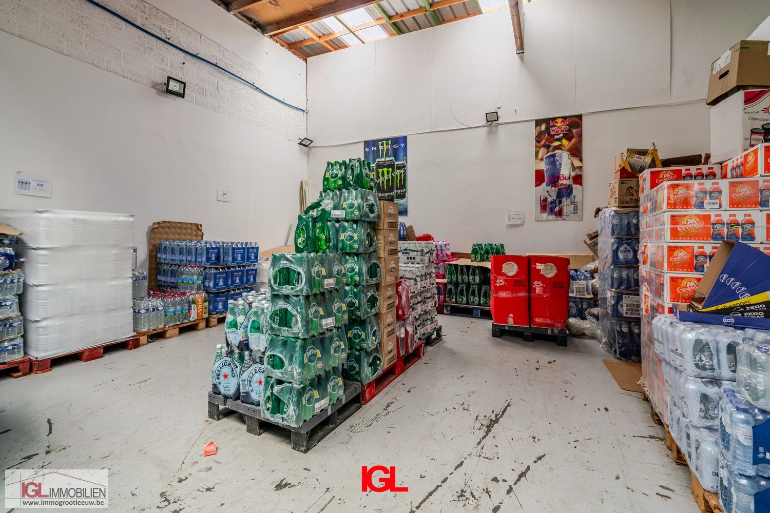 Handelspand met 2 handelsruimtes en 1 appartement te koop op AAA locatie foto 4