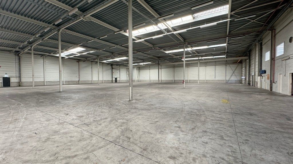 Industrieel bedrijfspand te huur aan N16 te Bornem foto 3