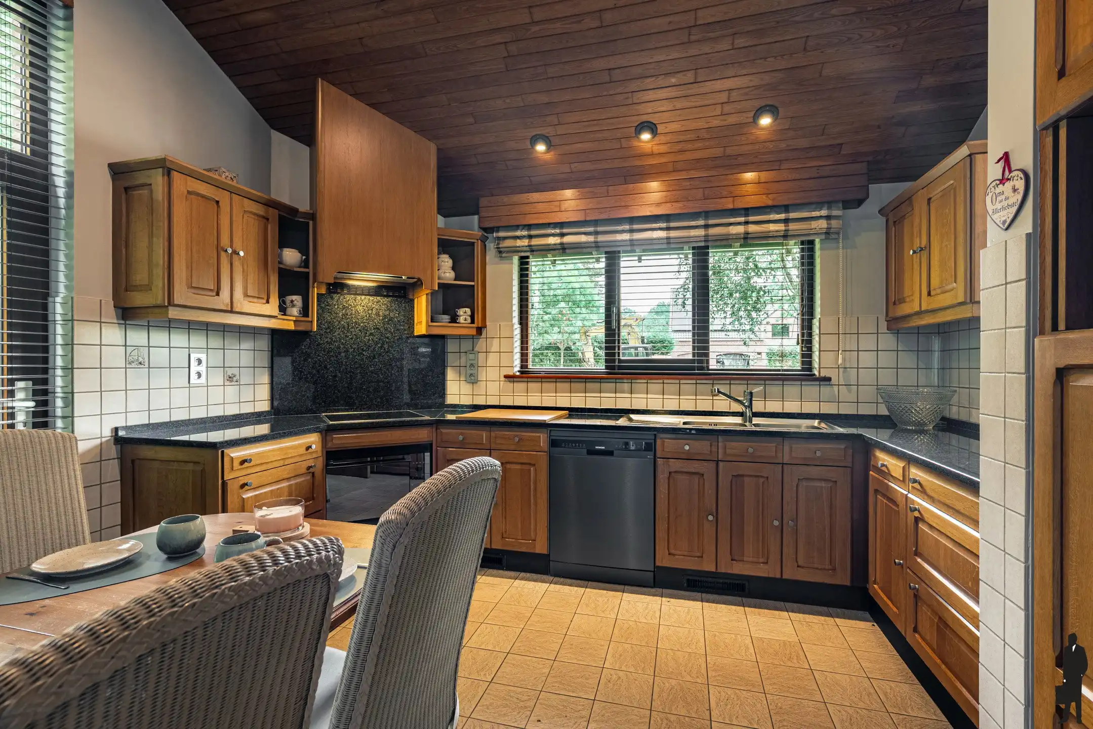 Split-levelwoning op een zonnig perceel van ca. 1.443 m² foto 7