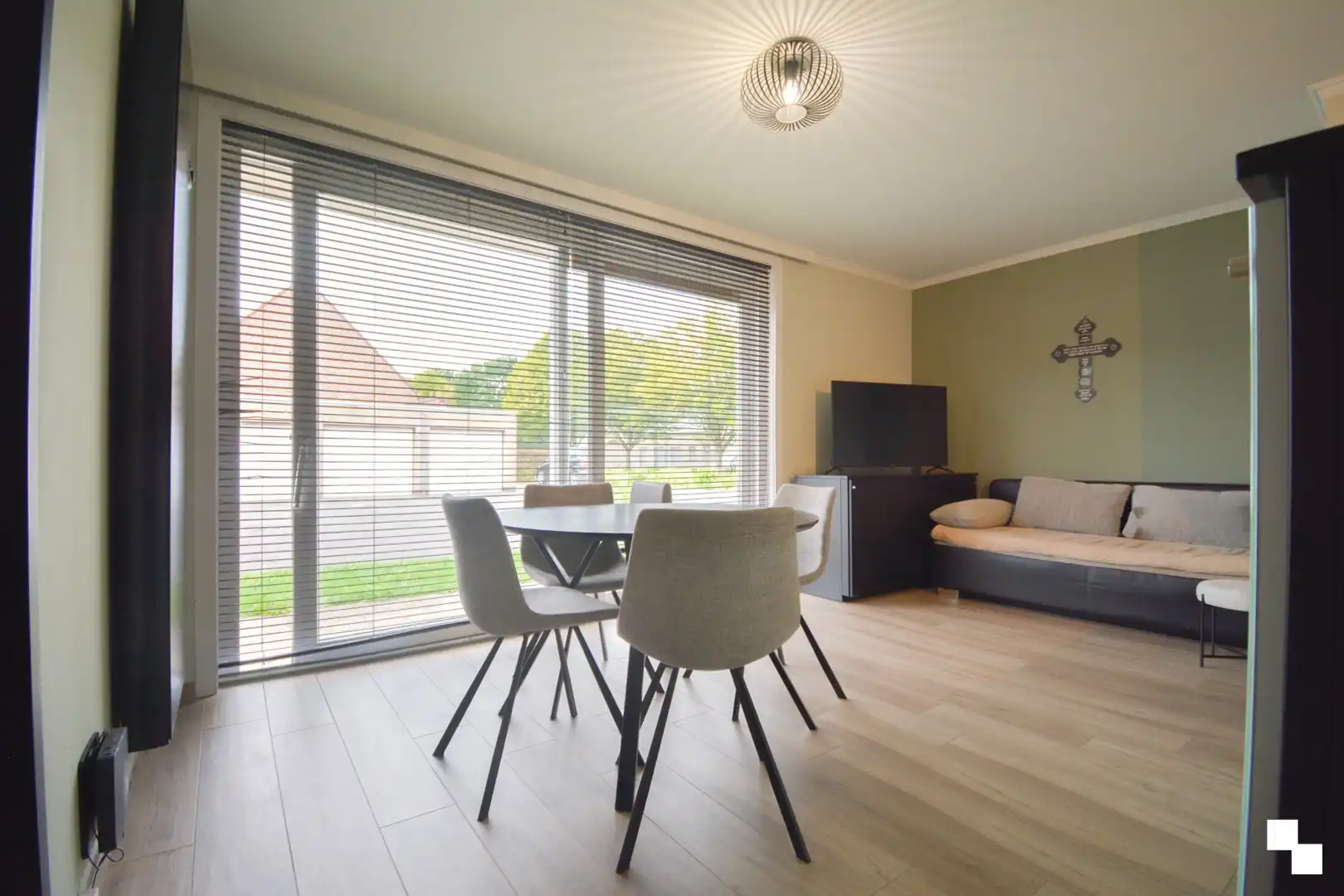 Gelijkvloerse studio te Roeselare foto 2