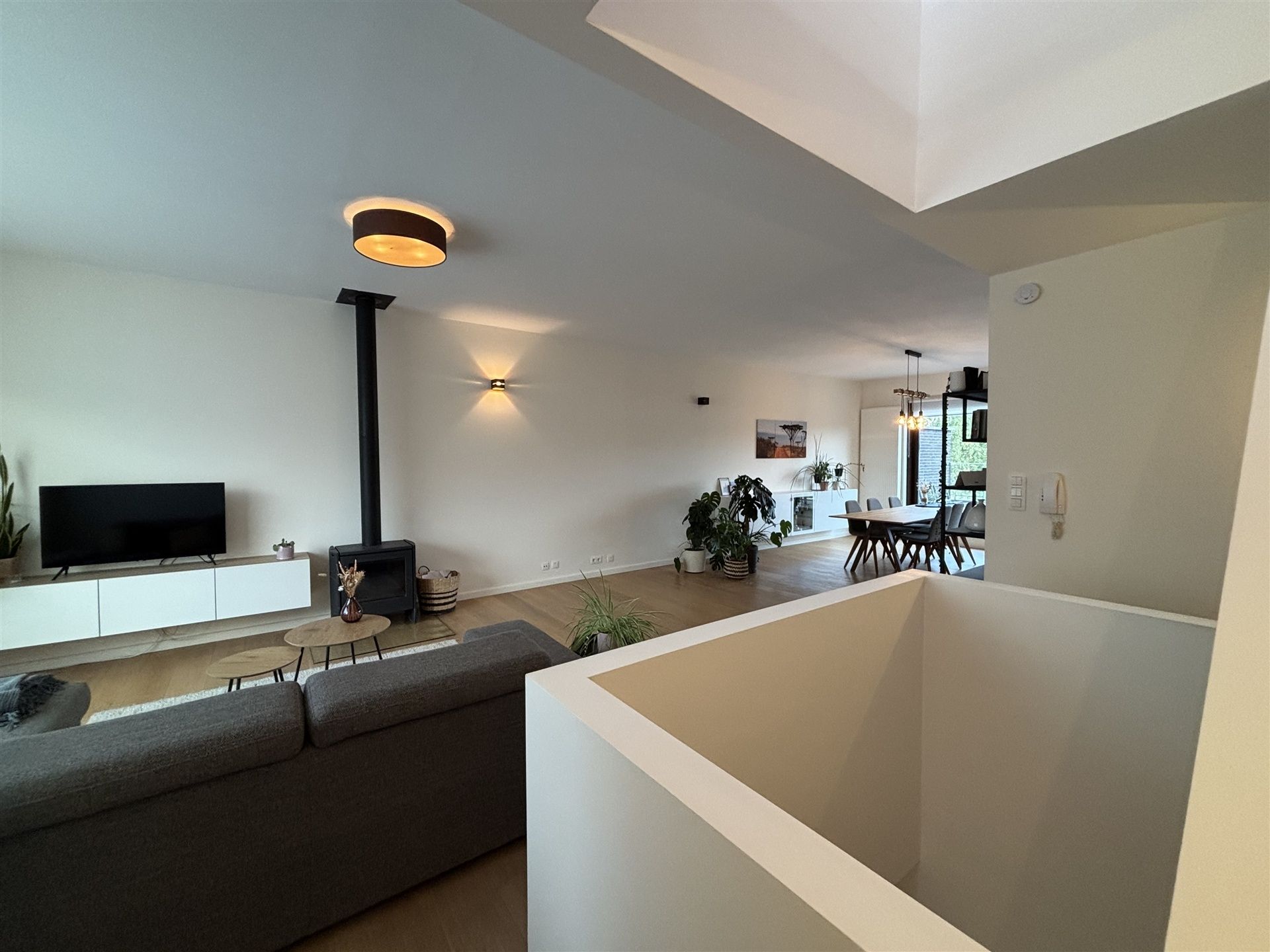 BEZOEKEN VOLZET: Moderne woning met 4 slaapkamers en tuin  foto 4