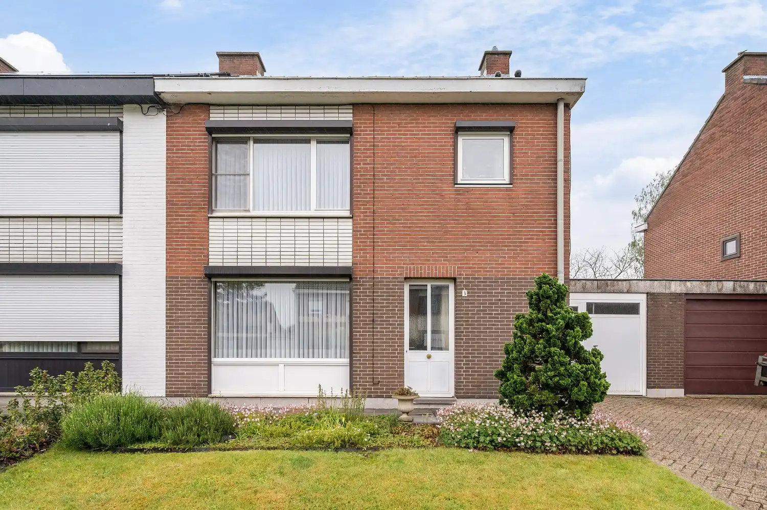 Charmante gezinswoning met 3 slaapkamers, veranda en tuin. foto 2