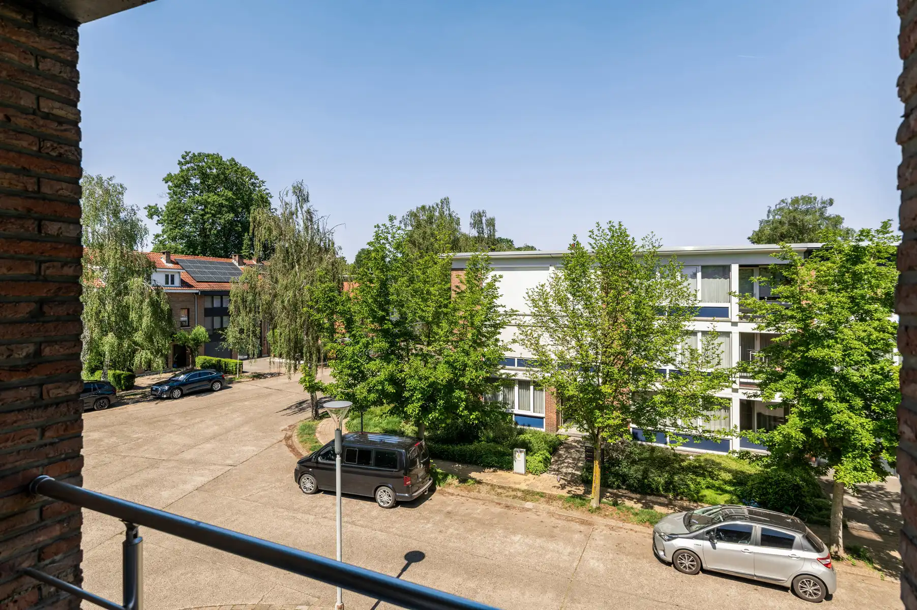 Lichtrijk hoekappartement met tuin en garage in Kapellen foto 5