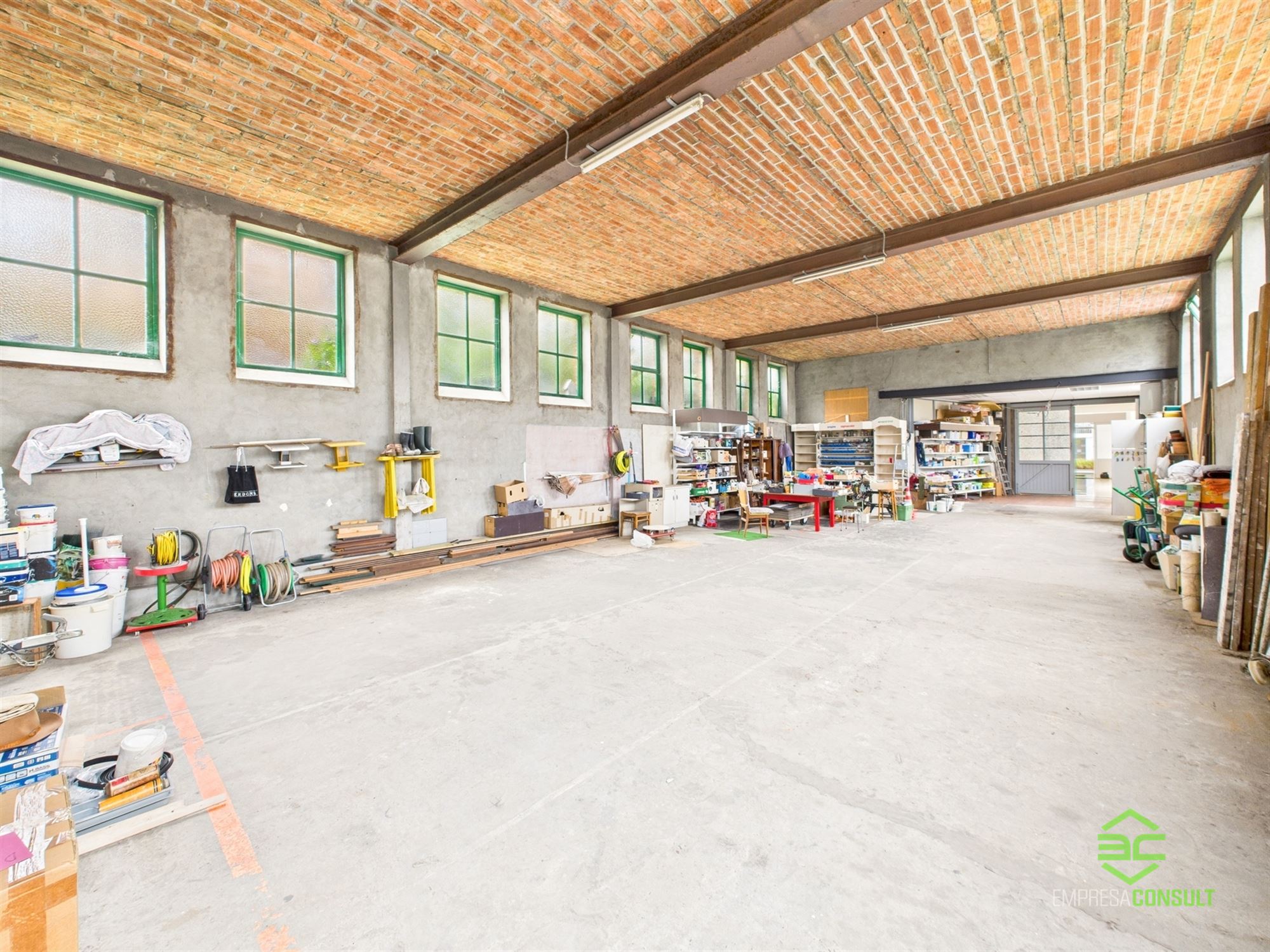 Ruime burgerwoning met groot achtergelegen magazijn! foto 6