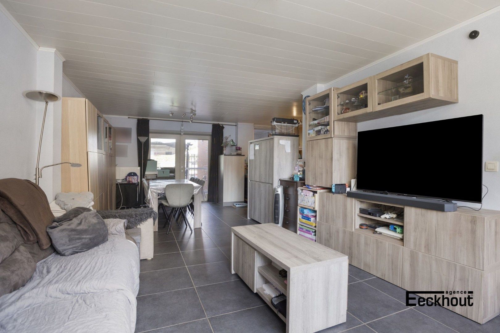 Ruime woning met tuin in rustige, doodlopende straat. foto 3