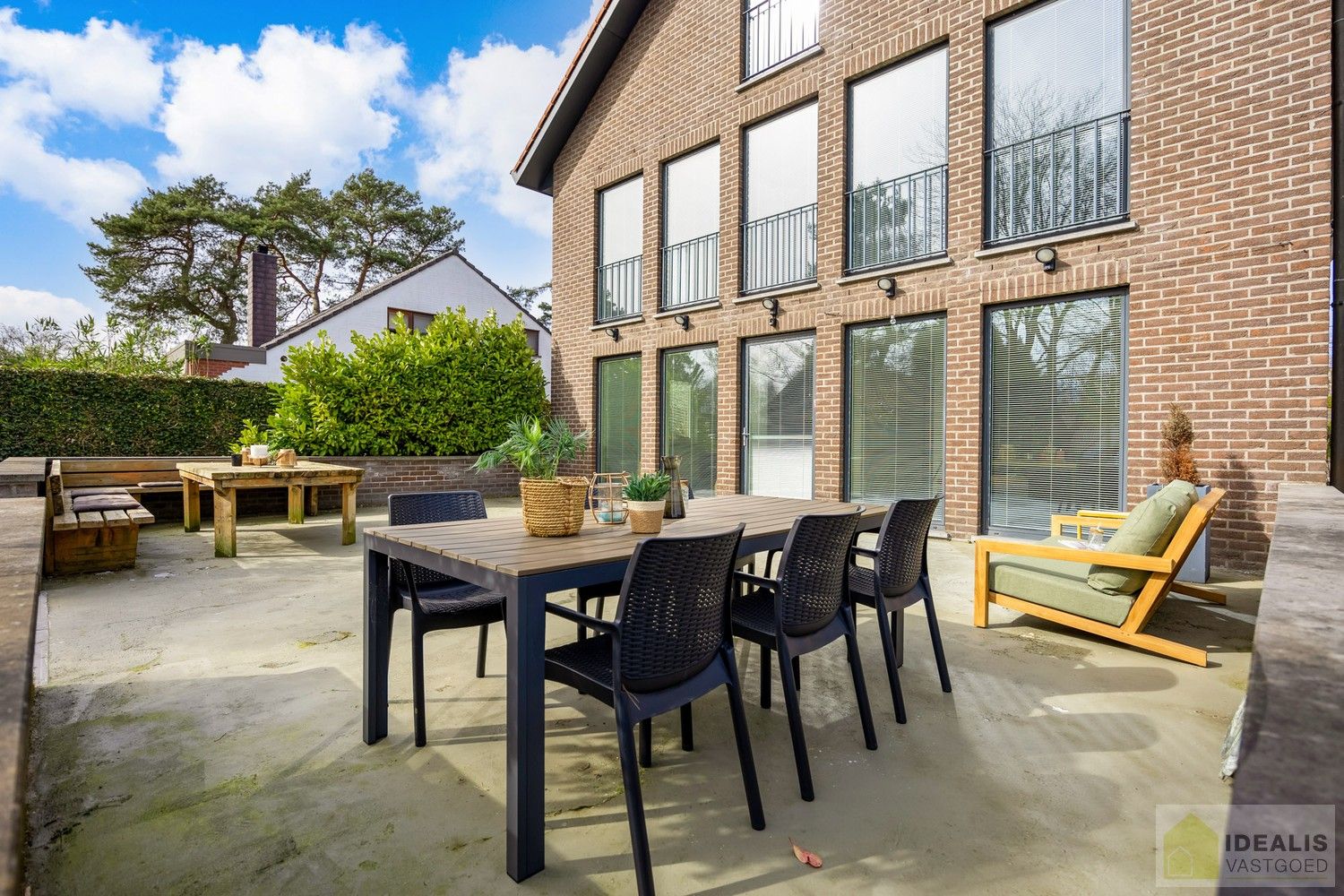 STATIGE, STRAKKE EN UITERST RUIME WONING/KANTOOR MET HOOGSTAANDE AFWERKING EN OOG VOOR DETAIL. VOORZIEN VAN 3 SLAAPKAMERS, RIANTE LEEFRUIMTES ÉN UNIEKE LANDSCAPE KANTOORRUIMTES OP RESIDENTIËLE DOCH GUNSTIGE LOCATIE! foto 49