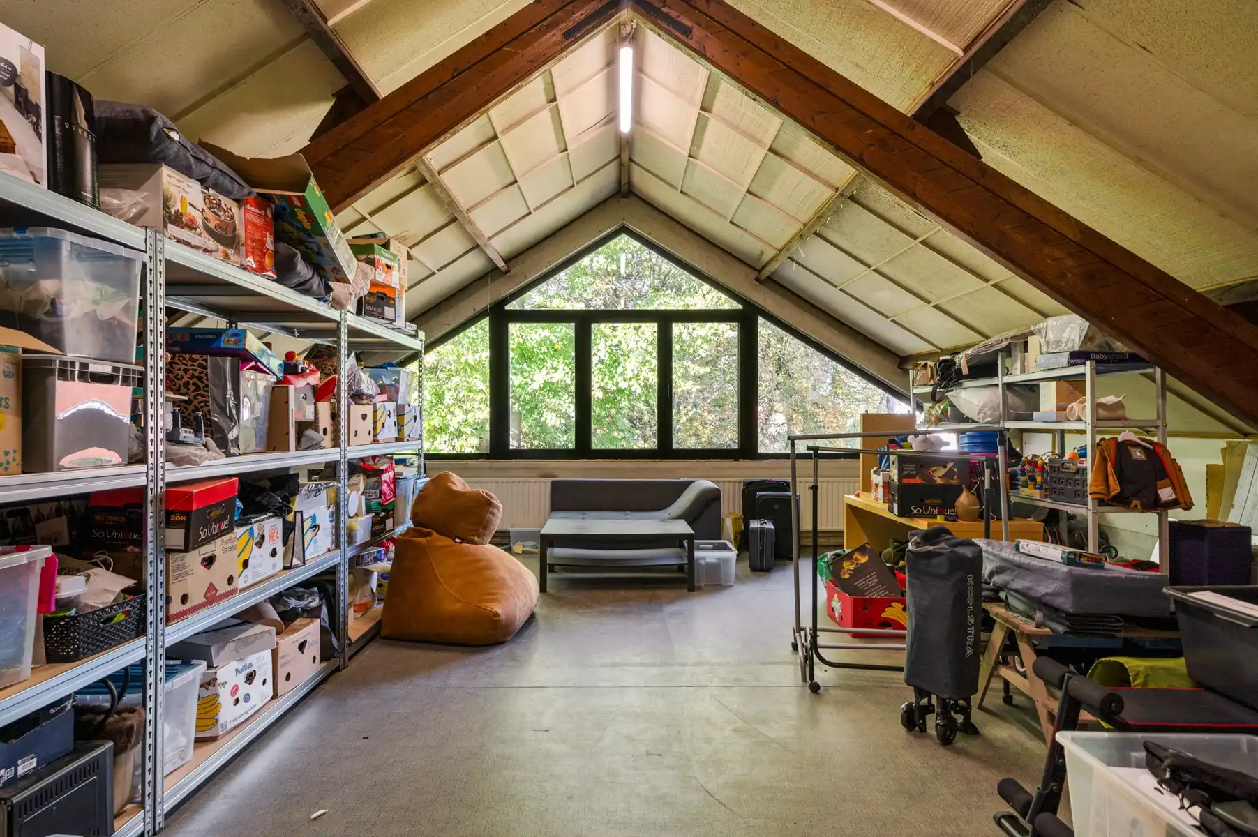 Veelzijdige villa met garage/magazijn van ca. 101 m foto 24
