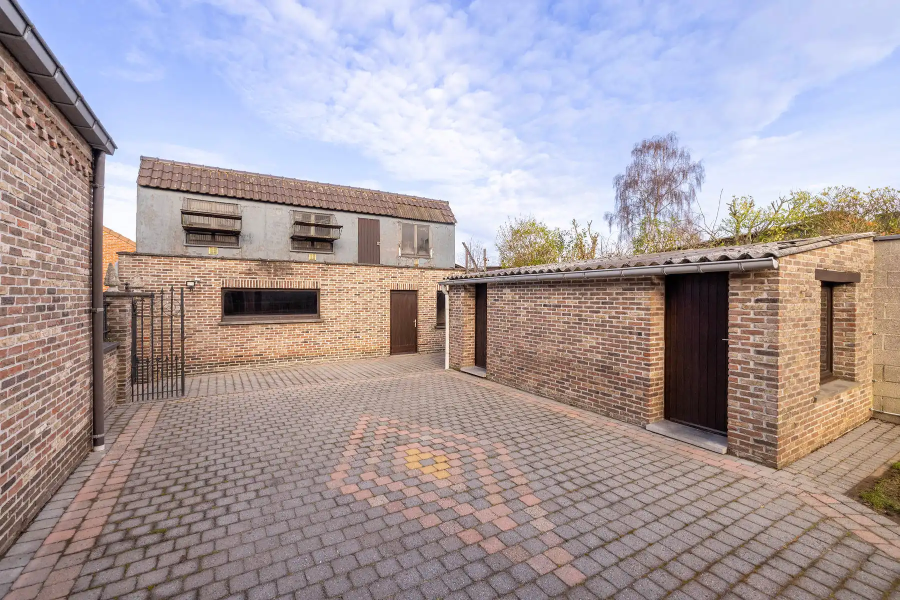 Open bebouwing met 3slpk, tuin en garage foto 22