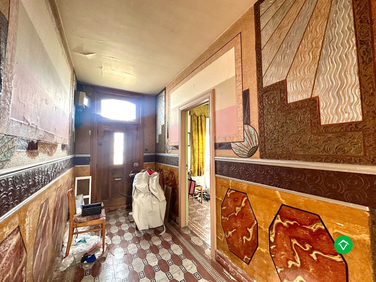 Te renoveren of te slopen woning op ruim perceel van 854 m² in Ichtegem - ideale opportuniteit voor wie wil bouwen of renoveren in een landelijke omgeving. foto 5