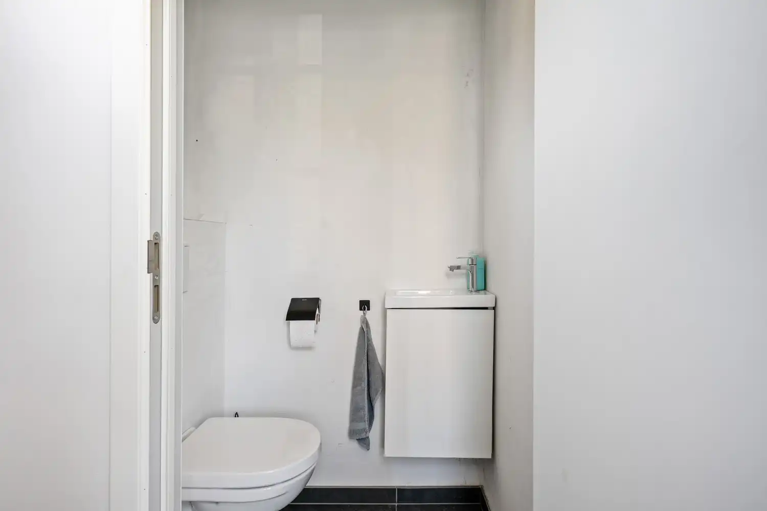 Energiezuinige villa met praktijkruimte en 4 slpkrs foto 10