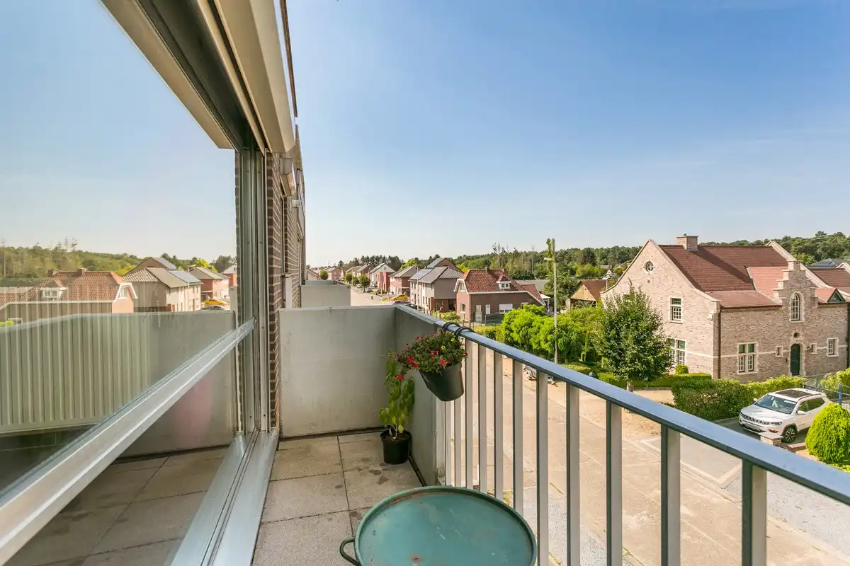 Appartement met twee slaapkamers en autostaanplaats in de ondergrondse garage in Rekem/Lanaken! foto 10