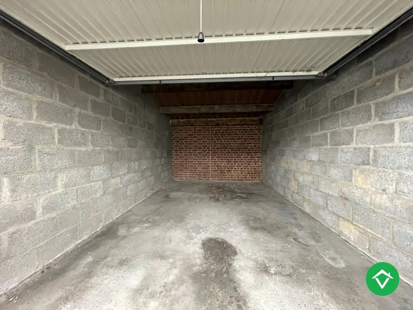 Gelijkvloers appartement met 2 slaapkamers en garage in centrum Roeselare foto 12