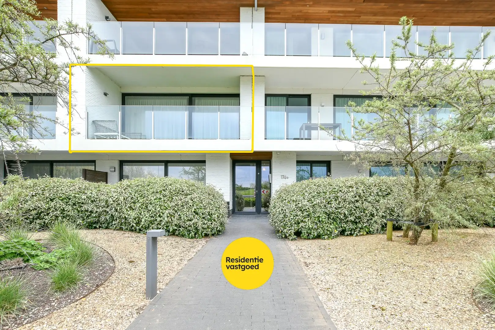 Bemeubeld 2-slaapkamerappartement in residentie 'Royal Golf Garden' te De Haan - Vosseslag foto {{pictureIndex}}