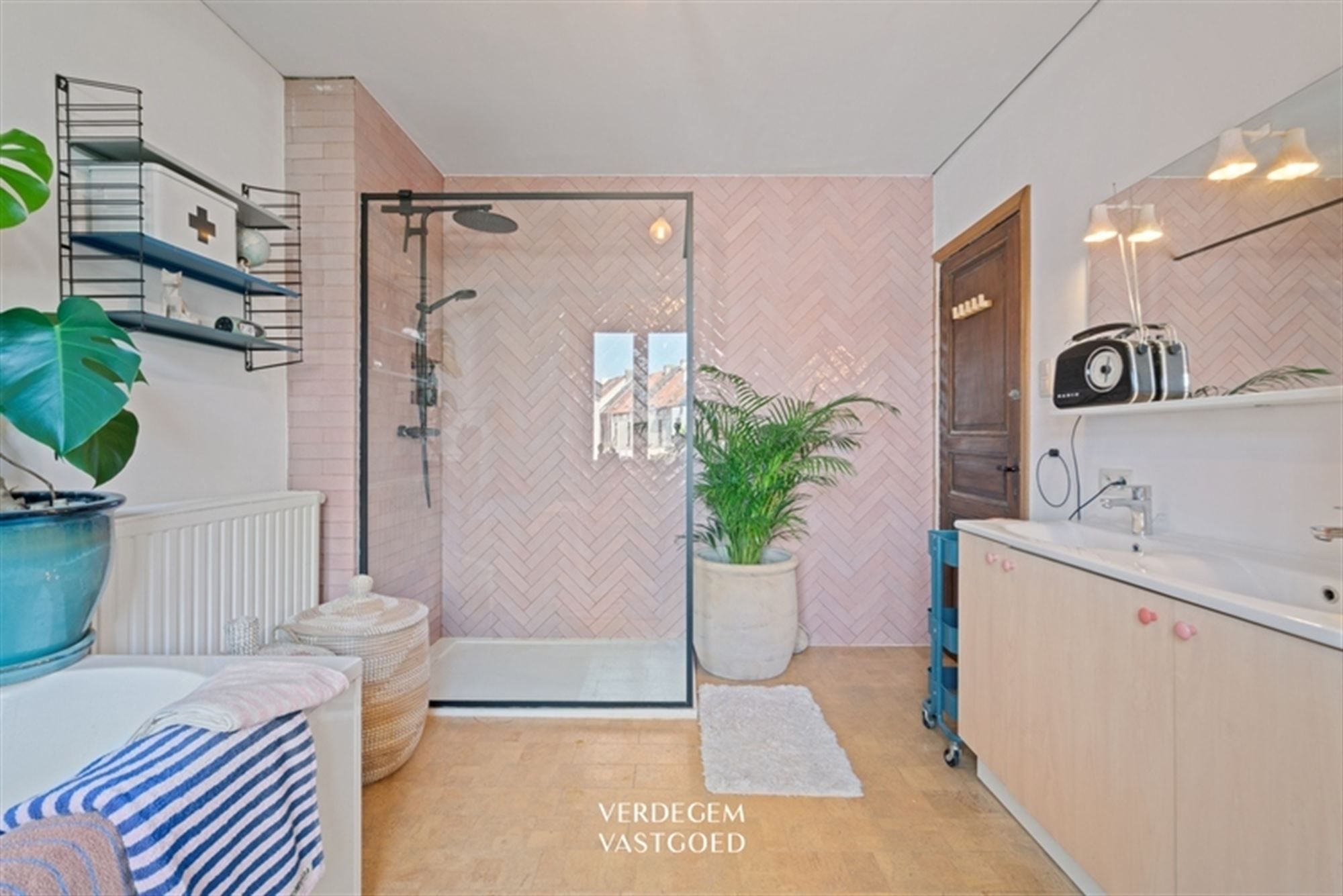 Woning met heerlijke vibe, 3 slaapkamers en stadstuintje foto 16