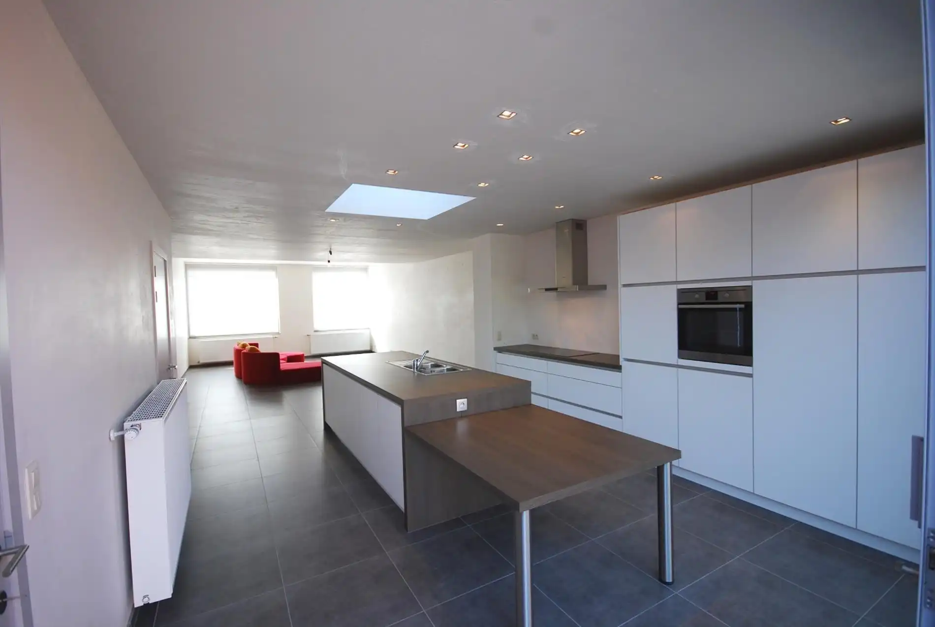 RUIME WONING (211m²) MET RUIME INDELING EN VEEL LICHTINVAL foto 3