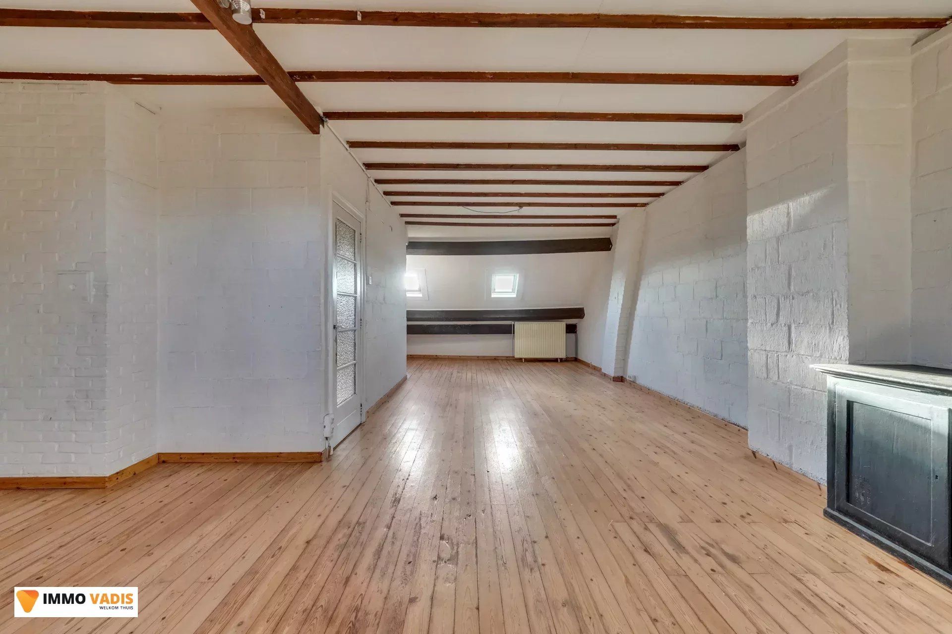 Karaktervolle herenwoning met vier slaapkamers, inpandige garage en tuin foto 17