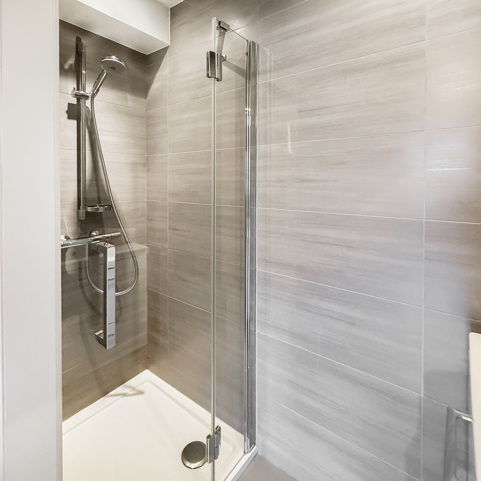 Instapklaar lichtrijk appartement met een gevelbreedte van ongeveer vijf meter. foto 16