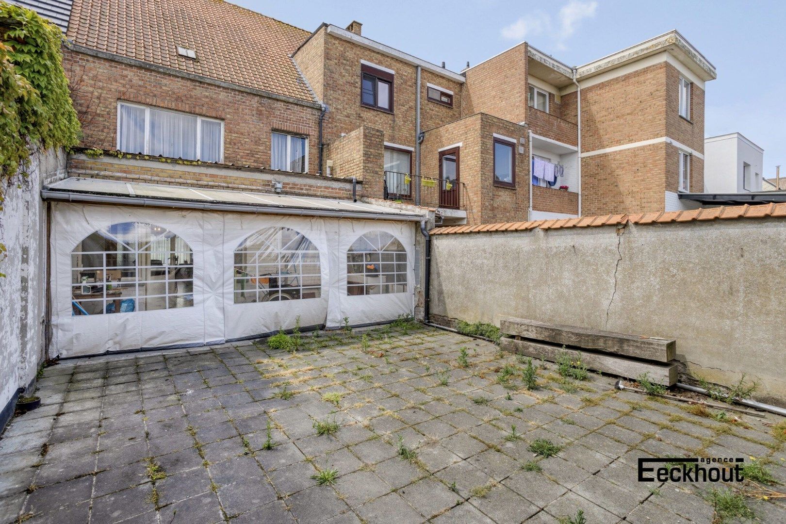 Ruime te renoveren woning met achterliggende atelier/garage en open zicht op kanaal Oostende - Brugge foto 14