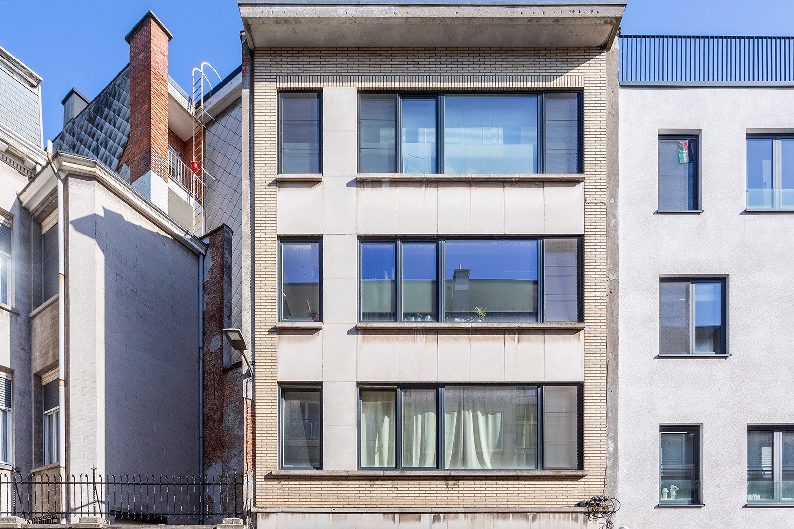 2 gerenoveerde studio's op top locatie foto 17