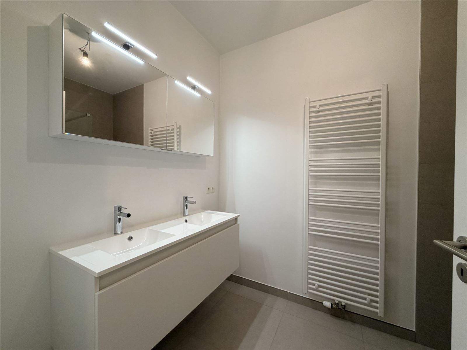 Appartement te huur met 2 slaapkamers foto 11