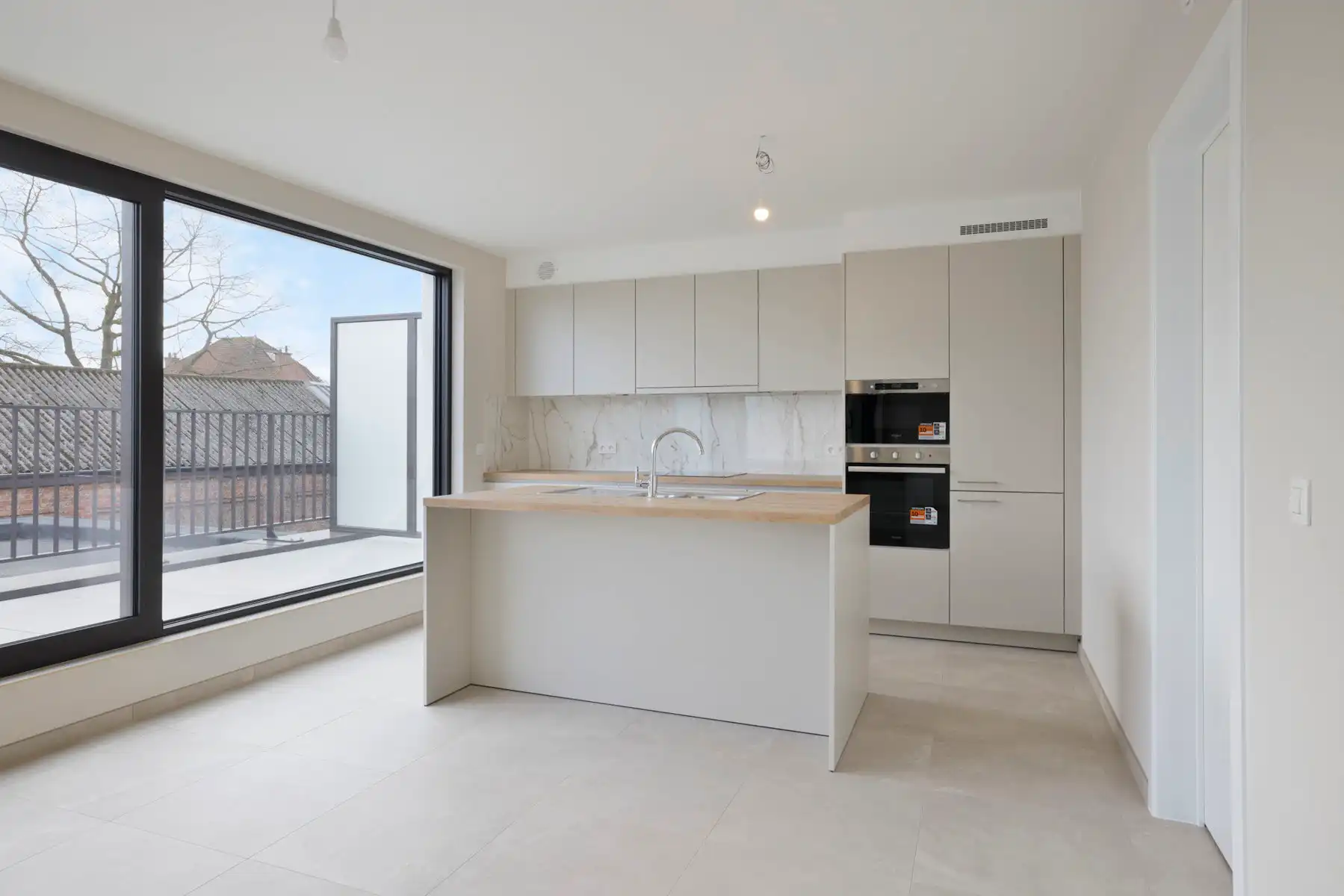 Nieuwbouwappartement met 2 slaapkamers en ruim terras foto 2