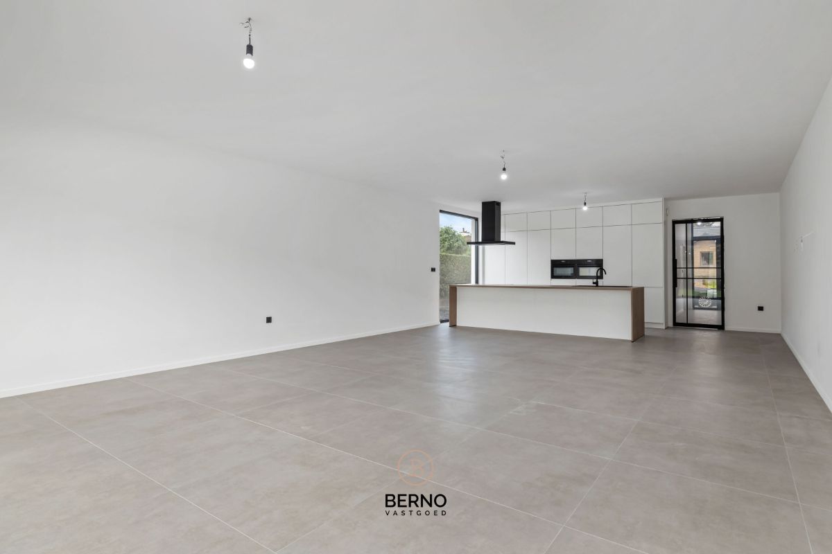 Nieuwbouwwoning met zuidwestgerichte tuin foto 3