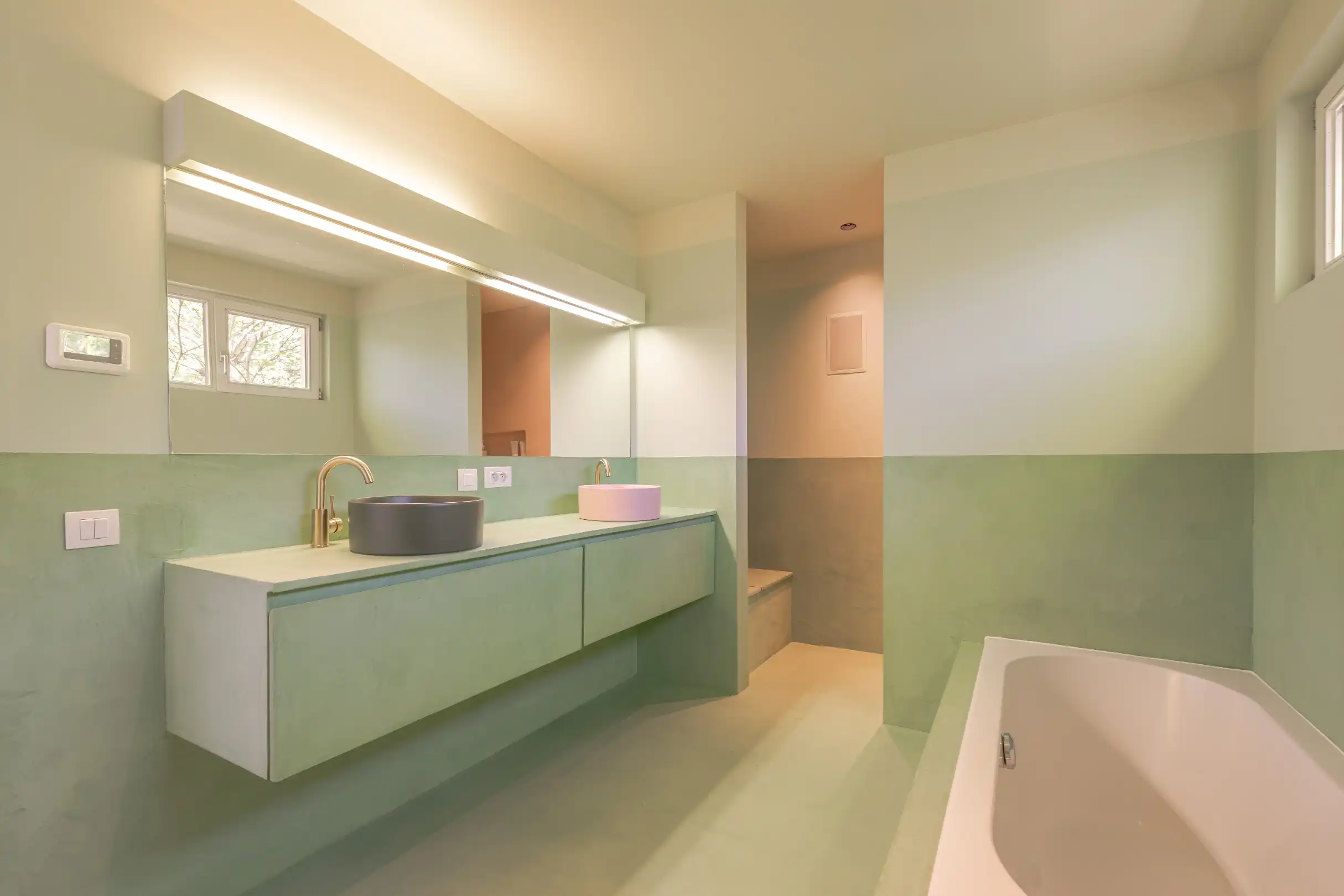 Prachtige modernistische villa met parktuin. foto 15
