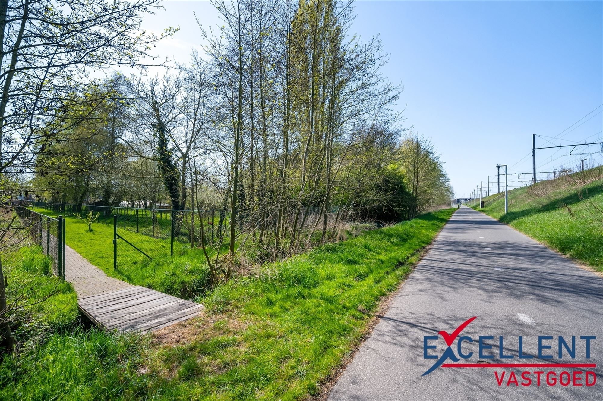 Instapklare en gerenoveerde woning centrum Deinze te koop foto 15