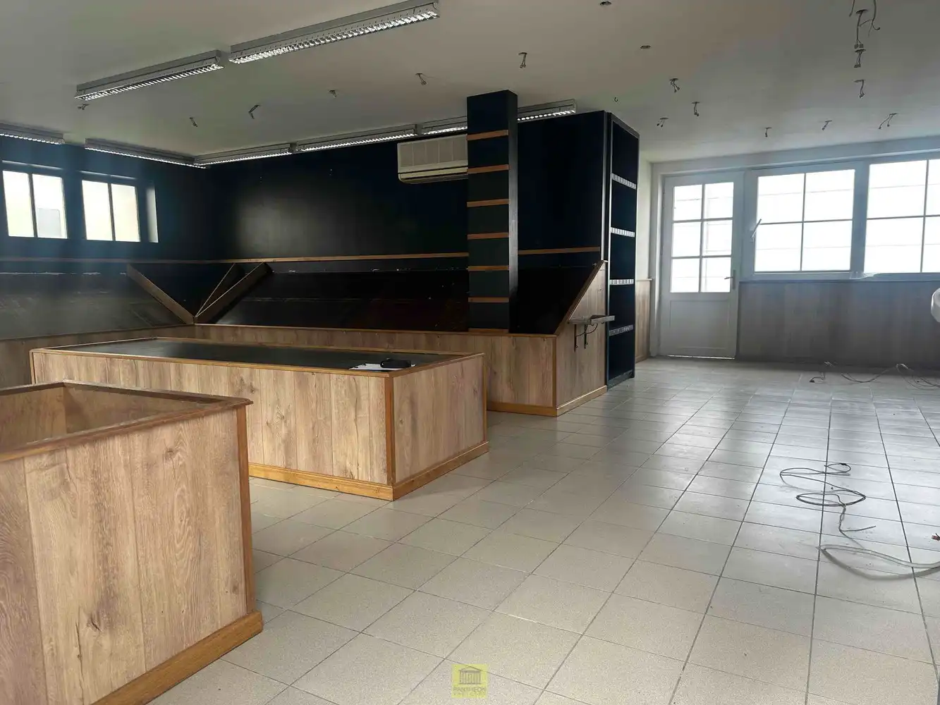 HANDELSPAND MET RUIM BOVENGELEGEN APPARTEMENT foto 3