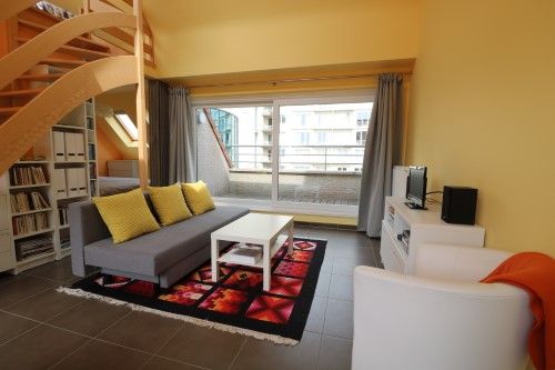 Prachtig, zeer recent appartement  foto {{pictureIndex}}