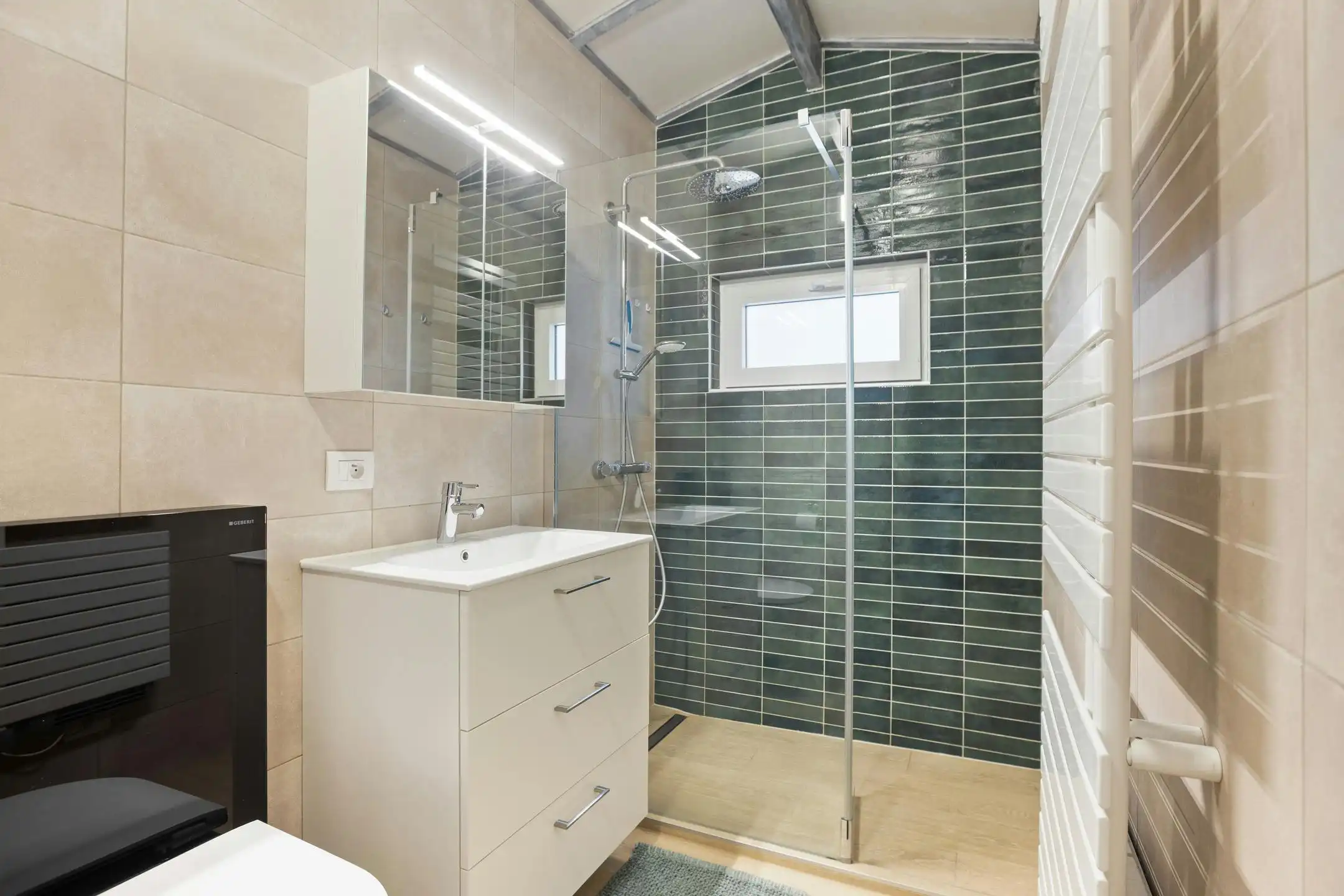 Gerenoveerde vakantiewoning met parking in Sunparks foto 9