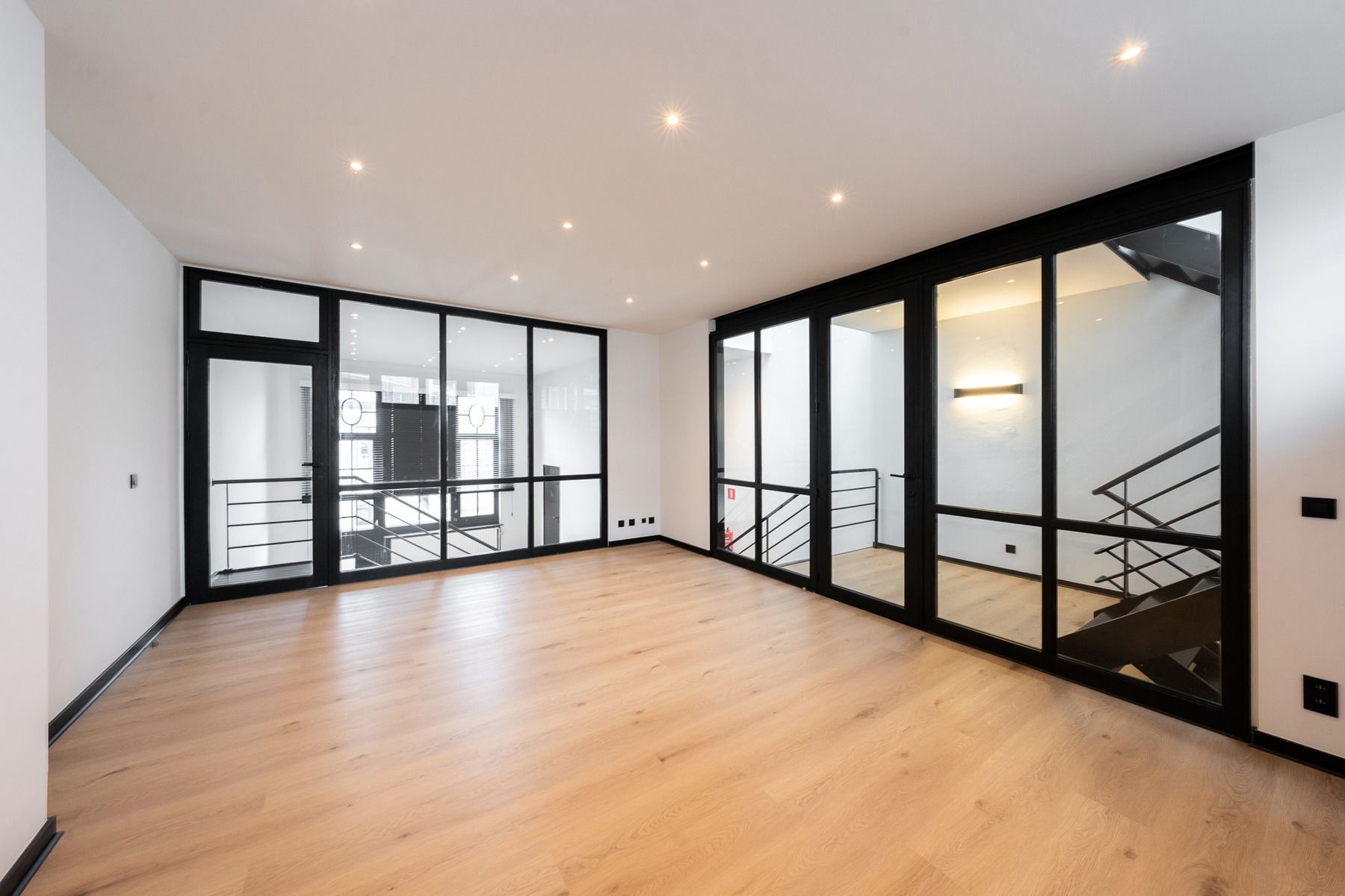 Prestigieus kantoorgebouw op TOPlocatie! foto 14