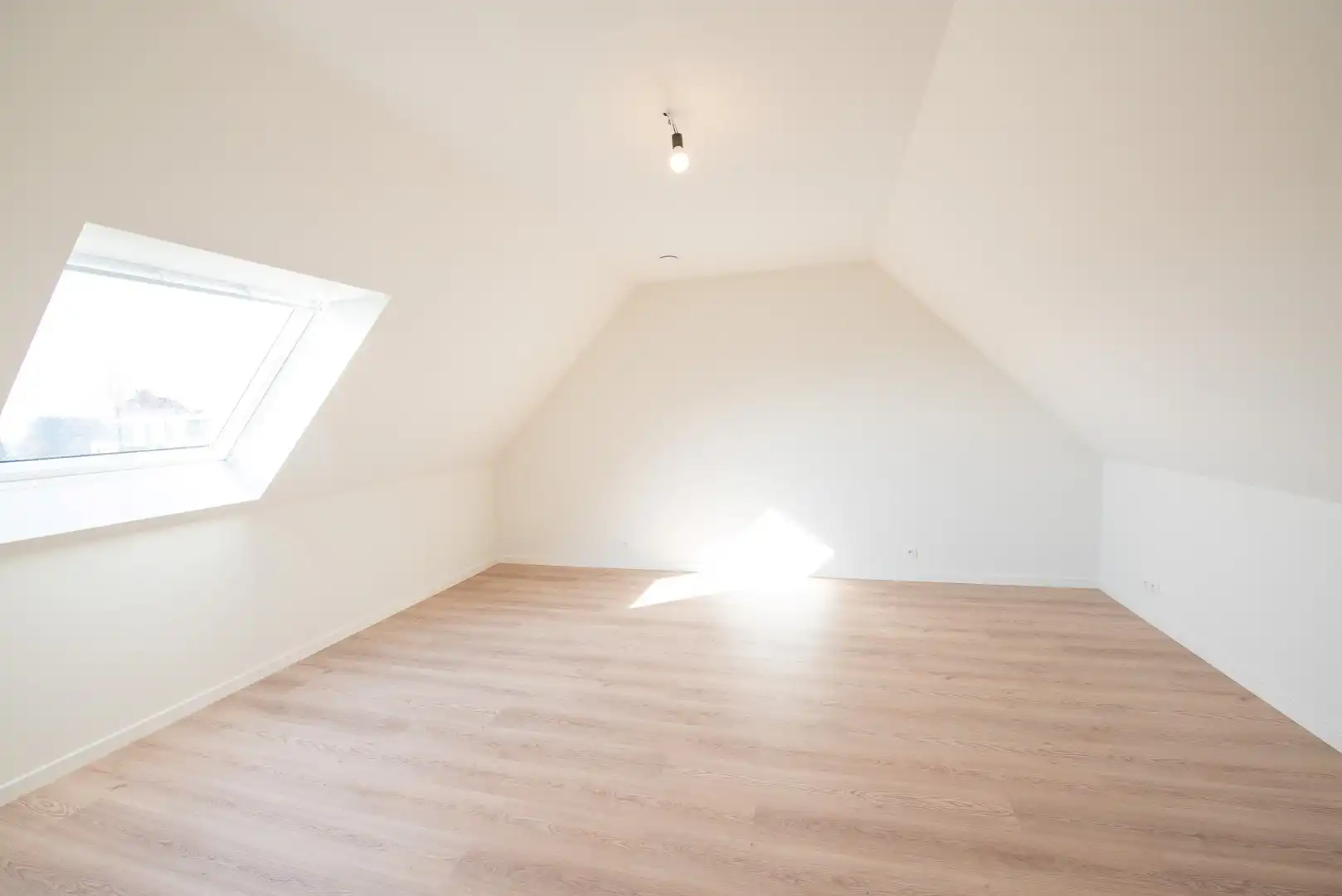 Topper!! Stijlvolle & energiezuinige nieuwbouwwoning met 4 slaapkamers in Waregem - KIJKWONING foto 14