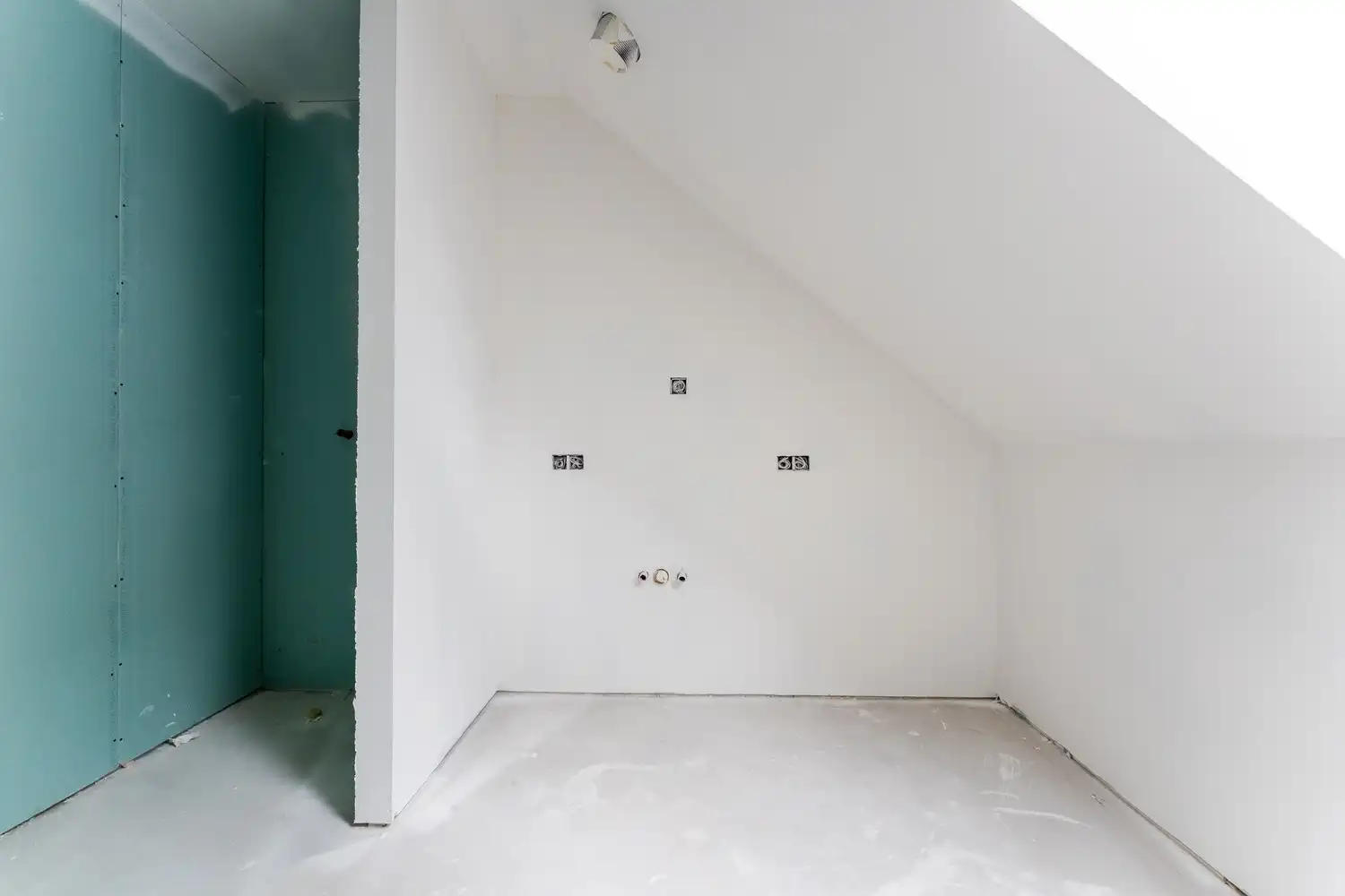 Charmante halfopen woning te koop in Leopoldsburg - 3 slaapkamers, 1 badkamer, ruime keuken en 2 toiletten op 396 m², volledig gerenoveerd in 2026! foto 18