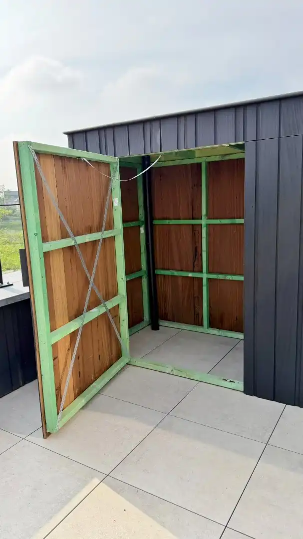 Lichtrijk appartement in een rustige, groene omgeving met groot terras en carport. foto 10