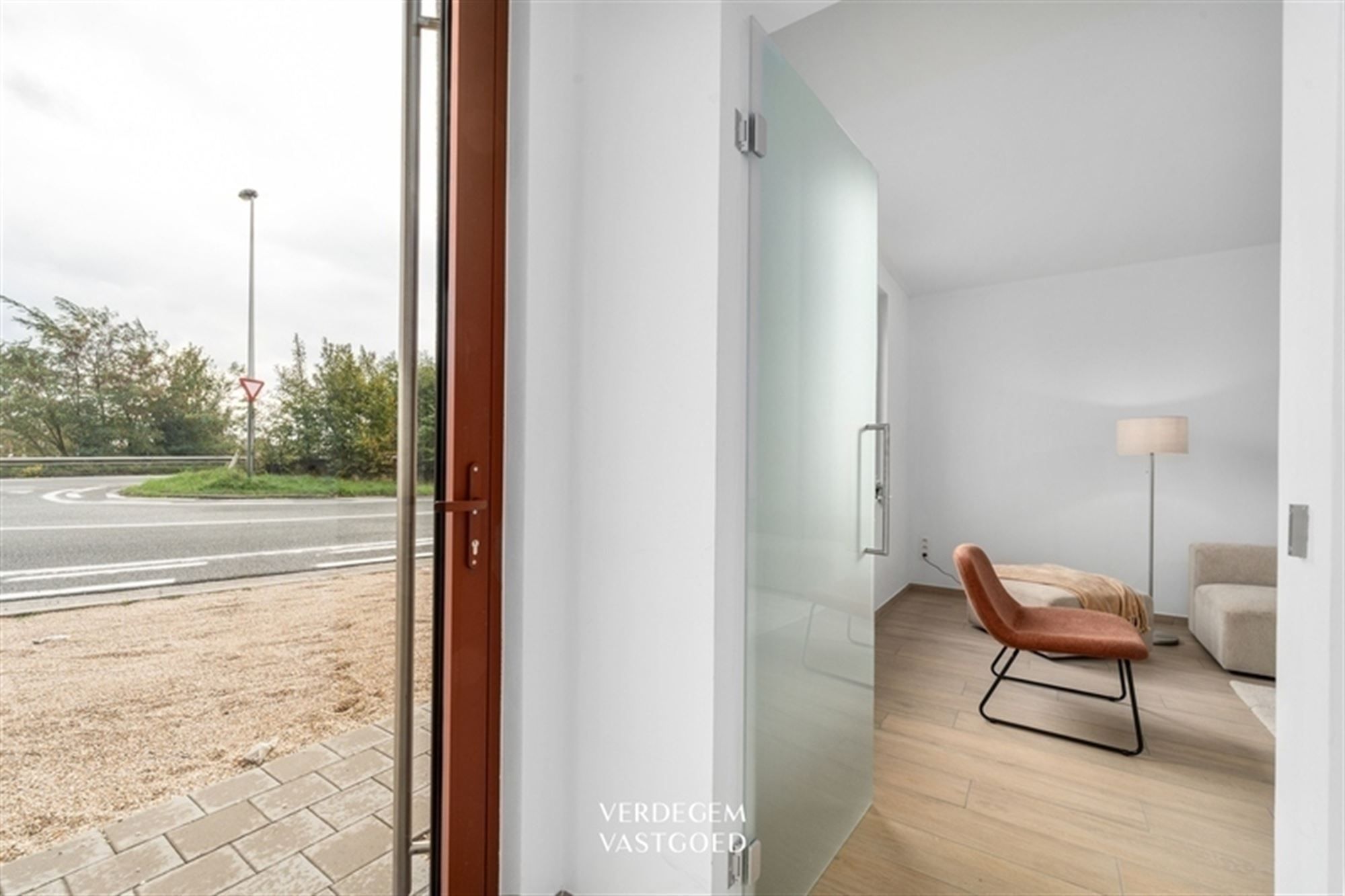 Verrassend leuke woning met 3 slaapkamers, autostaanplaats en gemeenschappelijke zwemvijver foto 8