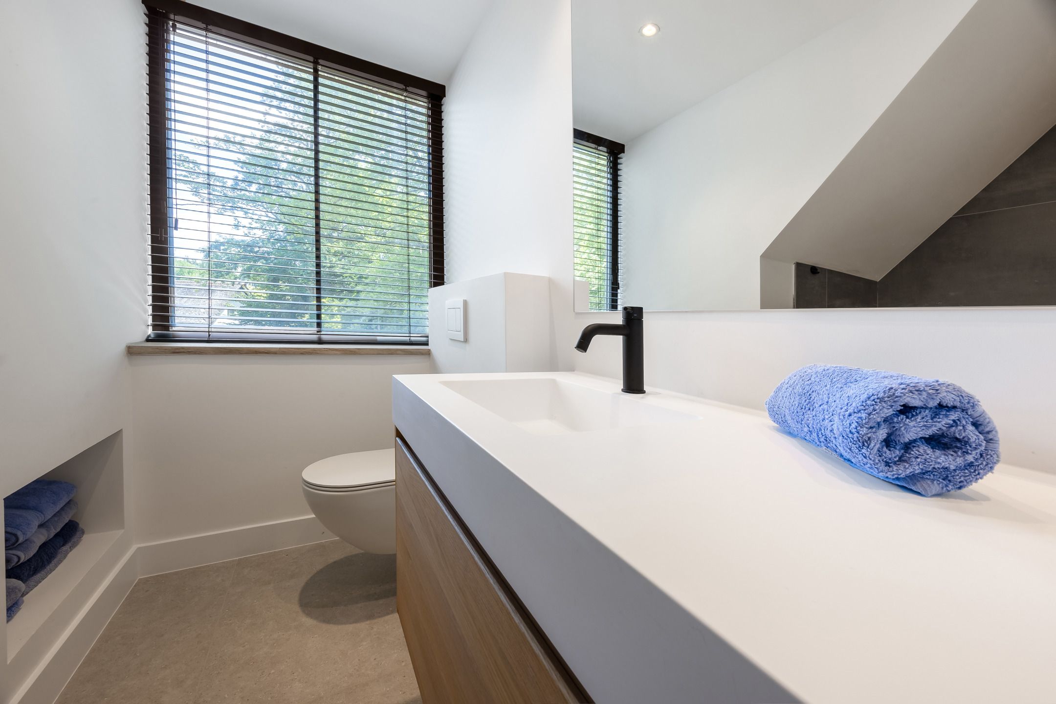 Luxe volledig gerenoveerde villa op een prachtig hoekperceel foto 42